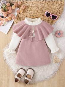 SHEIN Vintaside Kids 女婴毛衣裙，圣诞主题针织套头裙，秋冬季舒适温暖，二合一斗篷款式，荷叶边领子，花卉钩针装饰，时尚优雅，适合日常穿着、外出和旅行