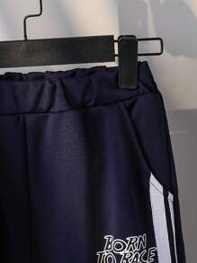 2 Stücke Outfit für Teenager Jungs Hiphop Indigo Blau cooles Label Muster Sport Outfit, weiches, dehnbares, bequemes Material, geeignet für Sport, Reisen, Schule, Fotografie, verschiedene Anlässe, ein angesagter Sonnenoutfit, das man haben muss