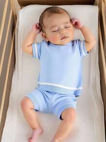 SHEIN 2 件男婴针织毛衣套装 - 蓝色舒适短袖套头衫和短裤，适合日常、户外、旅行、度假、居家、育儿、玩耍穿着