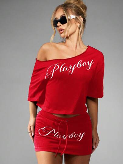 Missguided x Playboy 圣诞露肩短袖露脐上衣，休闲夏季节日印花设计宽松版型，个性十足。