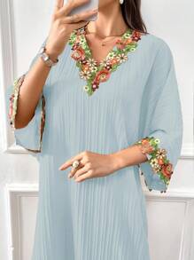 Al Najma 女士刺绣束腰外衣和阿拉伯传统长裙 - 淺藍色 - 查看 5