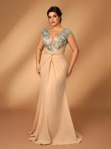 Serin 加大码优雅浪漫V领奢华亮片拼接弹力针织腰部扭曲美人鱼下摆串珠装饰孕妇装 - 杏色 - 查看 4