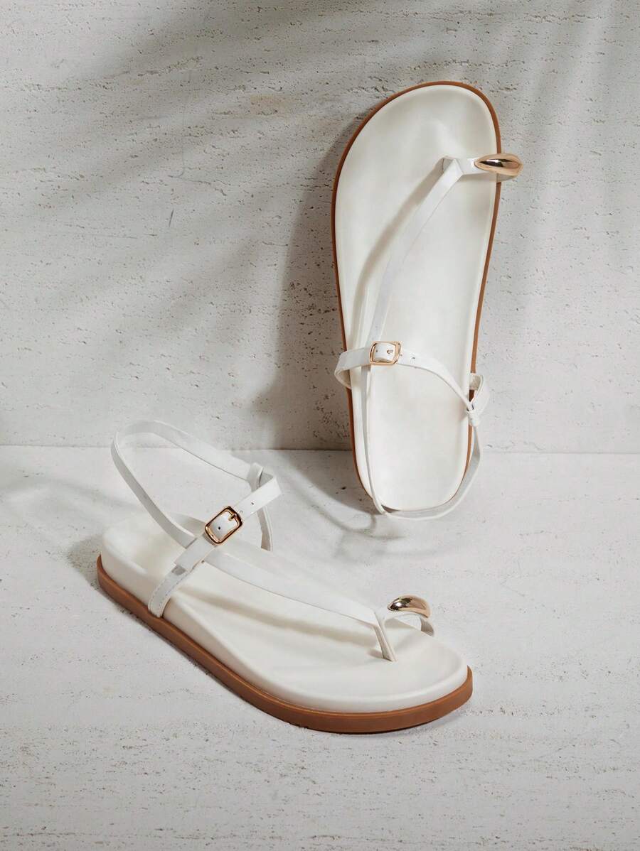 SHUZIA 女士舒适金色金属趾环平底凉鞋 - 米色 - 查看 1