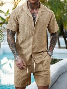 Manfinity RSRT 2 pièces / set Ensemble chemise boutonnée unie creuse et short pour hommes, tenue décontractée unie pour vacances de mari, convient pour les vacances, le bord de mer, les loisirs quotidiens, les tenues d'été