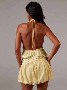 Athîral Vestido mini de mujer con diseño de volantes en el dobladillo, con hebilla y ojales en la cintura y cuello de halter de un solo color