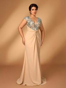 Serin 加大码优雅浪漫V领奢华亮片拼接弹力针织腰部扭曲美人鱼下摆串珠装饰孕妇装 - 杏色 - 查看 6