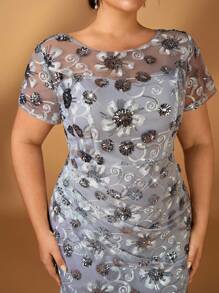 Serin 大码夏秋季优雅华丽灰色亮片刺绣圆领短袖褶皱裹身中长款连衣裙，适合晚宴、约会、音乐节、舞蹈、假日、婚礼、新娘母亲礼服、婚礼宾客礼服，优雅情人节款。 - 灰色 - 查看 4