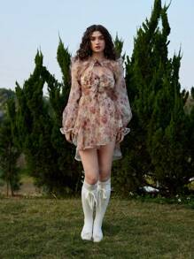 SHEIN MOD Conjunto de cárdigan de manga linterna de estampado floral y vestido tubo, con volantes, lazos, para té, baile, fiesta, elegante, cortesano, múltiples formas de usar, conjuntos, disfraz, vestido mini de organza sin tirantes con copas con aros y un chaquetilla desmontable con ballenas para estructura, largo mini plisado con detalle de borde ondulado en el bajo.