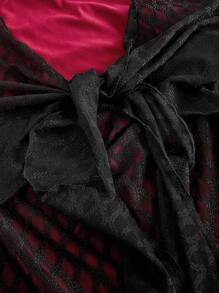 SHEIN MOD Áo thun tay loe buộc dây họa tiết lưới tương phản phong cách Gothic cổ điển Y2K cỡ lớn, cổ điển, bohemian, tối màu, phong cách cung điện, phong cách ma cà rồng, dành cho tiệc Halloween - màu đen - Xem 4