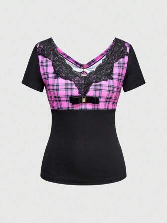 J-Fashion Camiseta ajustada y sexy con estilo Lolita, decorada con encaje negro a patchwork, lazo de terciopelo en la espalda y hebilla brillante con lazo
