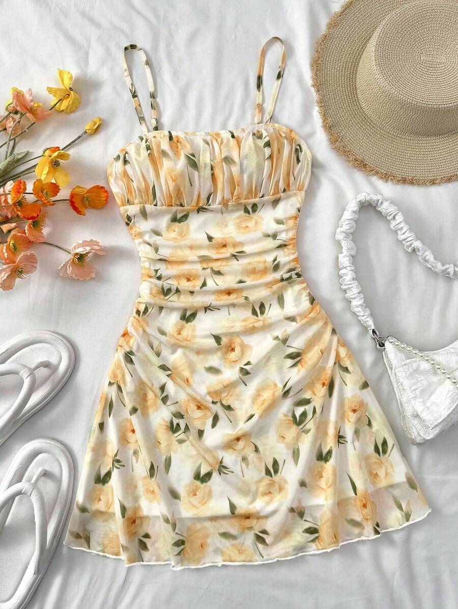 SHEIN 少女女孩黄色和白色花卉网眼挂脖度假/节日连衣裙，复古、沙滩、大海、优雅、可爱、春夏、新年、情人节 - Dreamara - 黃色 - 查看 1