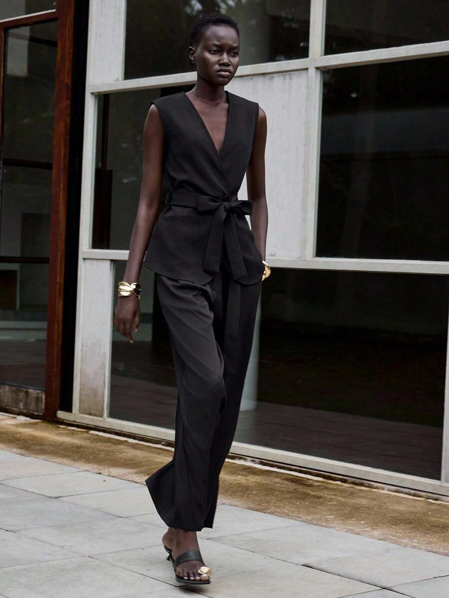 Lumivelle 女式V领简约纯色无袖西装外套 - 黑色 - 查看 1