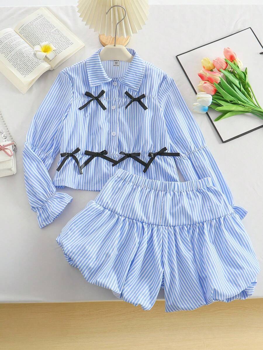 Set da 2 pezzi a righe blu e bianche per ragazze pre-adolescenti, carino outfit scolastico autunnale per il ritorno a scuola, camicia a maniche lunghe con fiocco 3D e gonna, casual per vacanze - Blu - Visualizzare 1
