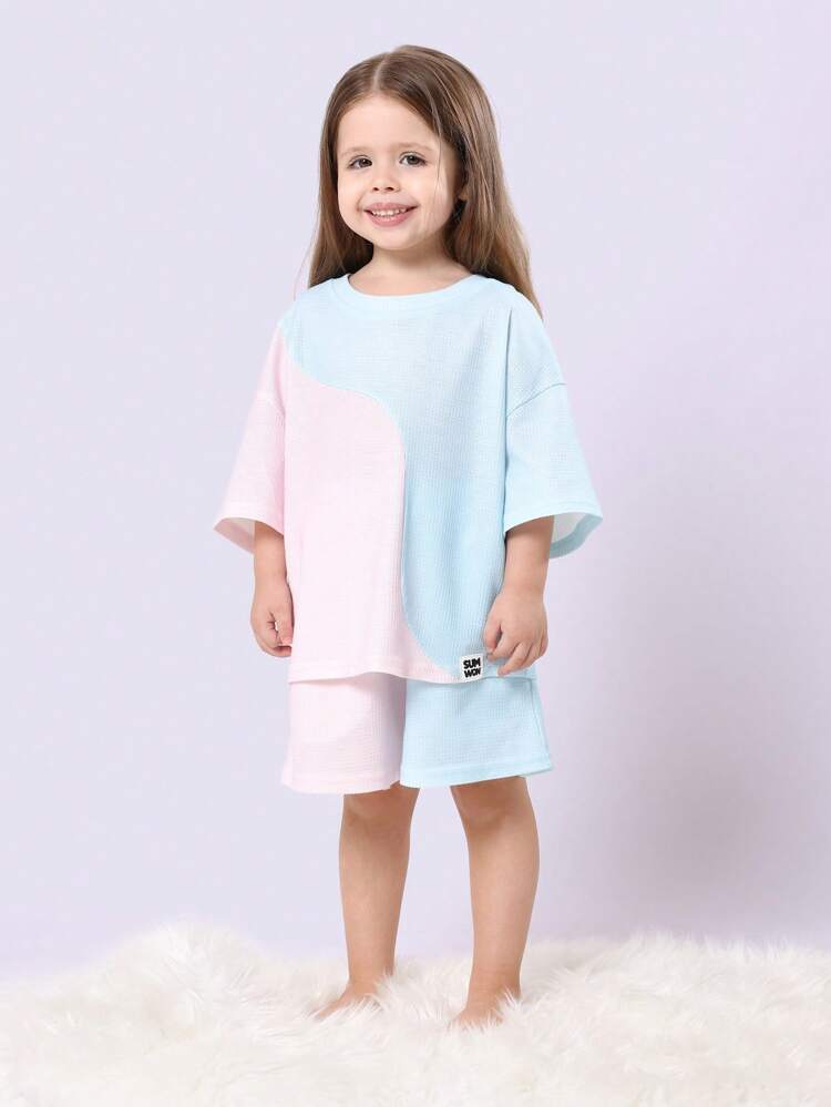 Gemütlicher Komfort mit diesem zweifarbigen Pastell-Pyjama-Set