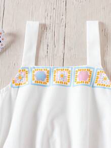 SHEIN Set de 2 piezas de top de tirantes estampado y pantalones cortos vaqueros cómodos y versátiles para niña joven - Blanco - Ver 5