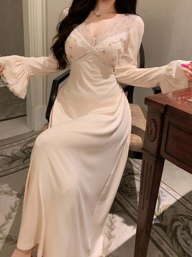 Women Romantic Floral Embroidery Contrast Lace Fitted Waisted Nightgown, Fall Pajama, Winter