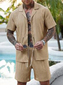 Manfinity RSRT 2 pièces / set Ensemble chemise boutonnée unie creuse et short pour hommes, tenue décontractée unie pour vacances de mari, convient pour les vacances, le bord de mer, les loisirs quotidiens, les tenues d'été