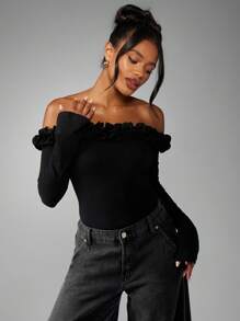 MISSGUIDED 优雅露肩紧身衣，荷叶边领口，长袖，修身，派对晚会穿着，经典假日冬季时尚 - 黑色 - 查看 3