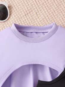 مجموعة 3 قطع للبنات (4-7 سنوات) أنيقة وجذابة: لباس علوي رياضي بلون المشمش مع تأثير دافئ ومتنوع ، فوق ملابس علوية أسود بسيط مطبوع عليه حرف LOSANGELES ، تنورة منسوجة بتفاصيل أنيقة وجميلة. يمكن ارتداء المجموعة بشكل منفصل أو مزجها لمظاهر مختلفة ، مناسبة للربيع والخريف والشتاء