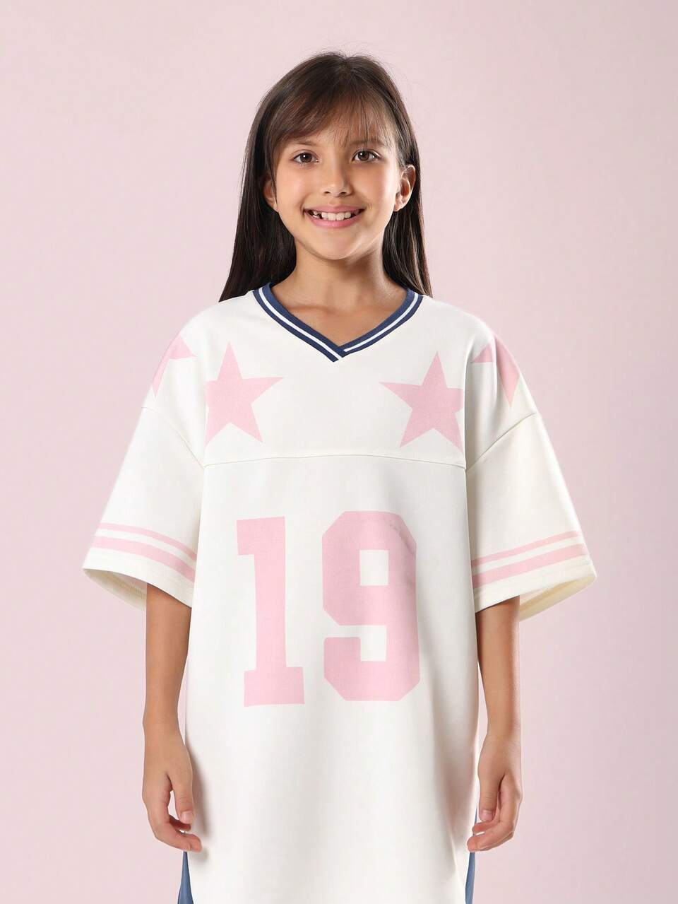 バーシティナンバープリントと星があしらわれたオーバーサイズTシャツドレス