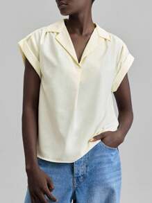 Ontre 2025 Nouvelle blouse à manches courtes boutonnée minimaliste de couleur unie, convenant pour les vêtements d'automne pour femmes, la fête de l'indépendance américaine, les uniformes scolaires, le style des années 2000 pour femmes, les femmes de la campagne, les enseignantes, les fêtes - Jaune citron - Voir 1