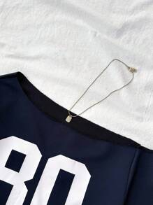 少女休闲皇家蓝色针织标语不对称肩部印花短袖修身上衣，适合春夏季，凉爽，基本款，日常，百搭，运动时尚，返校季，校服