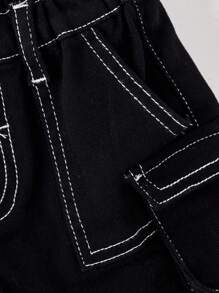 SHEIN Pantaloncini cargo neri in denim morbido e casual con dettagli in filo a contrasto, stile vintage da strada, adatti per bambini, nuovi prodotti, per l'autunno, per il ritorno a scuola e lo streetwear dei bambini - nero - Visualizzare 4