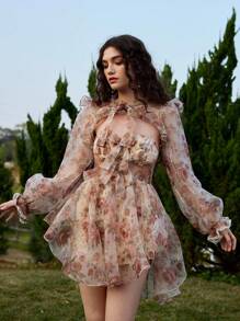 SHEIN MOD Conjunto de cárdigan de manga linterna de estampado floral y vestido tubo, con volantes, lazos, para té, baile, fiesta, elegante, cortesano, múltiples formas de usar, conjuntos, disfraz, vestido mini de organza sin tirantes con copas con aros y un chaquetilla desmontable con ballenas para estructura, largo mini plisado con detalle de borde ondulado en el bajo.