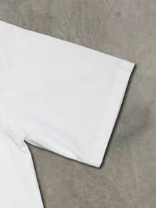 Manfinity Hypemode 男士夏季标语和石榴印花圆领短袖休闲T恤