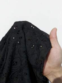 Maija Damska bluzka z dekoltem w serek, guzikami z przodu, w swobodnym stylu na wakacje na plaży, z kwiatowym haftem, z wyciętymi rękawami typu latarnia, odpowiednia na hawajskie festiwale muzyki country, wakacje