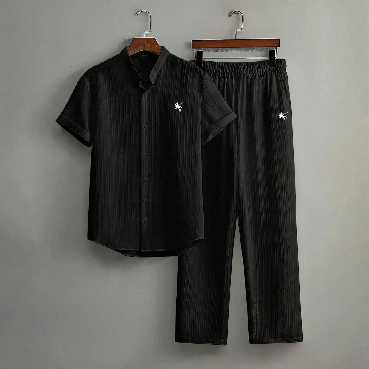 Piezas Conjunto de camisa de manga corta y pantalones casuales y holgados para hombre, atuendo cómodo