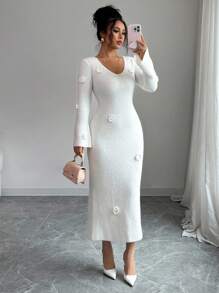 Chiquease 时尚优雅手工印花V领修身针织连衣裙，全白针织毛衣，适合大学校园秋冬季女装