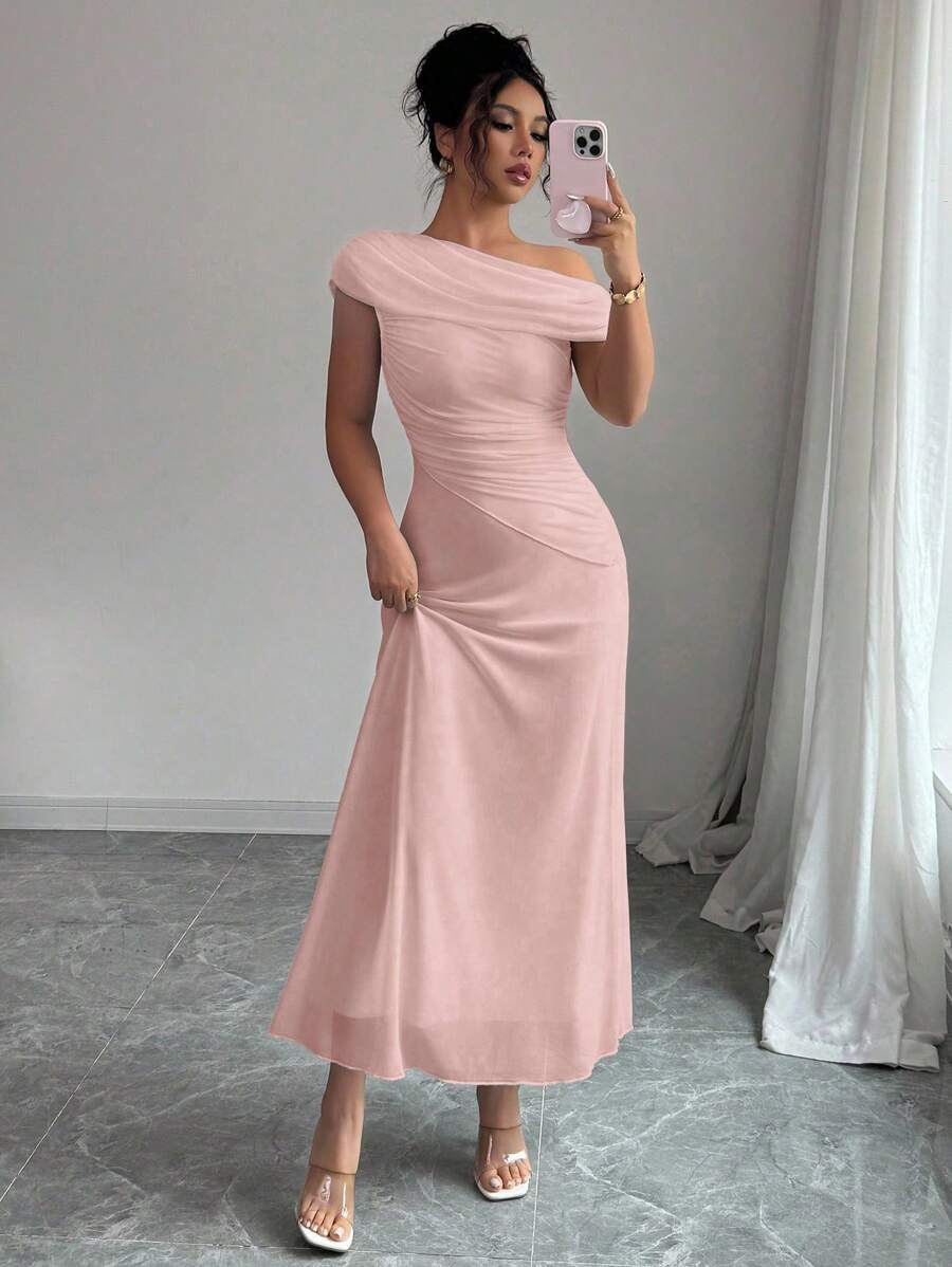 Modelyn 女士优雅法式网眼不对称肩部褶饰拼布下摆连衣裙，优雅