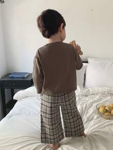 DAZY 男嬰圓領純色休閒T恤與條紋寬鬆長褲居家套裝，適合秋冬幼兒 - 咖啡棕 - 查看 2