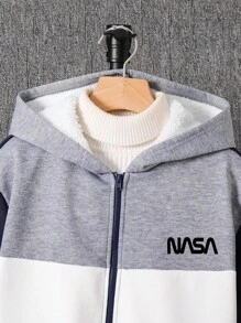 SHEIN 青少年男孩毛绒拼布拉链经济型夹克 男孩秋装 儿童秋装 秋季衬衫 儿童冬装 幼儿男孩秋装 可爱毛衣 万圣节儿童服装 秋季衬衫 秋季衬衫 万圣节衬衫 黑色衬衫 适合通勤上学 日常休闲 大学旅行 适合运动 适合秋冬季节 - 寶藍色 - 查看 5