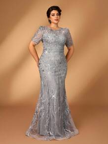 Serin Robe de soirée élégante et romantique pour grandes tailles, col rond vert menthe, manches mi-longues, transparente, ornée de perles et de mailles. Robe de cérémonie pour mère de la mariée