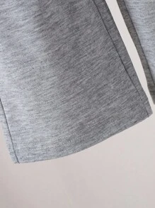 SHEIN 2 件套女婴休闲 V 领字母图案长袖针织上衣和直筒印花裤套装，秋冬 - 彩色 - 查看 5