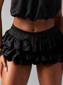 MISSGUIDED 魅力四射的露背荷叶边迷你两件套缎面派对俱乐部节日套装，搭配层叠裙摆，适合婚礼宾客、夏日夜晚外出等场合，优雅迷人。 - 黑色 - 查看 6