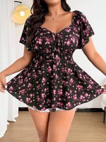 SHEIN SunnyBelle Blusa de manga corta en talla grande con cuello corazón, estampada en tela texturizada, con lazo delantero y cintura elástica de corte evasé
