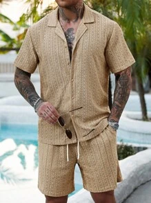 Manfinity RSRT 2 pièces / set Ensemble chemise boutonnée unie creuse et short pour hommes, tenue décontractée unie pour vacances de mari, convient pour les vacances, le bord de mer, les loisirs quotidiens, les tenues d'été
