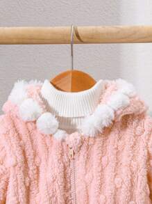 SHEIN معطف طويل بكم طفلة صغيرة شائع الاستخدام ذو ملمس النسيج السميك بتصميم ثلاثي الأبعاد على شكل كرات فراء ، مناسب لارتداء اليومي في فصل الخريف والشتاء - وردي - مشاهدة 7
