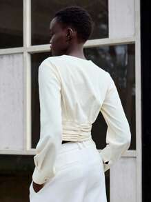 Lumivelle 女士设计师款精致V领长袖褶裥短款上衣，适合大学穿着 - 杏色 - 查看 2