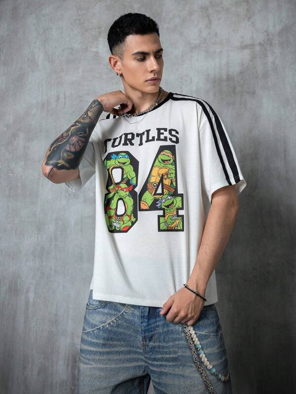 TEENAGE MUTANT NINJA TURTLES X SHEIN Camiseta de manga corta con cuello redondo, estampado de letras y dibujos animados, y rayas contrastantes en los lados para hombres