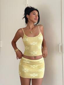 Aloruh Women Floral Jacquard Fitted Camisole Top - Yellow - View 6