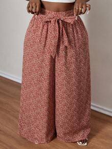 SHEIN PETITE CURVE Pantalones anchos casuales de talla grande con impresión todo sobre en color rojo óxido y detalle de retorcido para mujeres