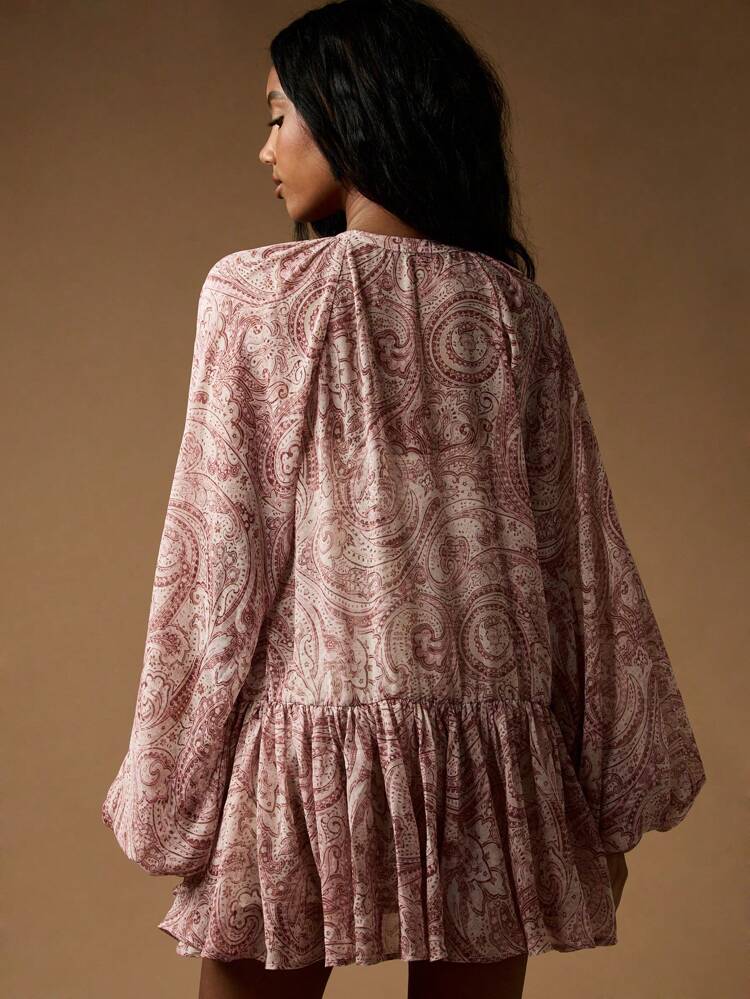MISSGUIDED Bohemian Paisley Mini Dress Balloon Sleeve Empire Waist Flowy Tiered Design Autumn Winter Spring Casual Day Dress Boho Festival Fashion Smocked Peasant Style