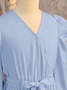 SHEIN Serisse Kids 青少年女孩休闲泡泡袖V领褶裥长裙 - 霧霾藍 - 查看 5