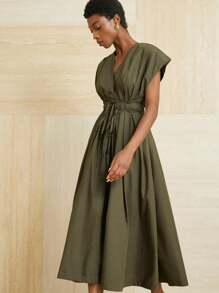 Aveloria Modichic 优雅宽肩配布腰带收腰宽松连衣裙 - 軍綠色 - 查看 6