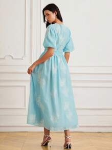 Chiquease Nuevo vestido elegante de manga corta con escote en V y bordado sobre fondo albaricoque para primavera/verano - Azul - Ver 4