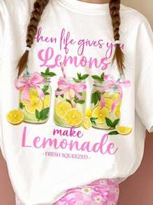 SHEIN Conjunto informal de verano de 2 piezas con camiseta de manga corta y shorts para niñas preadolescentes, con diseños de "Brilla y gira", "Verano relajado", "Fruta y lazo", "Patrón de limón y té" y la frase "Cuando la vida te da limones, haz limonada" - Multicolor - Ver 4